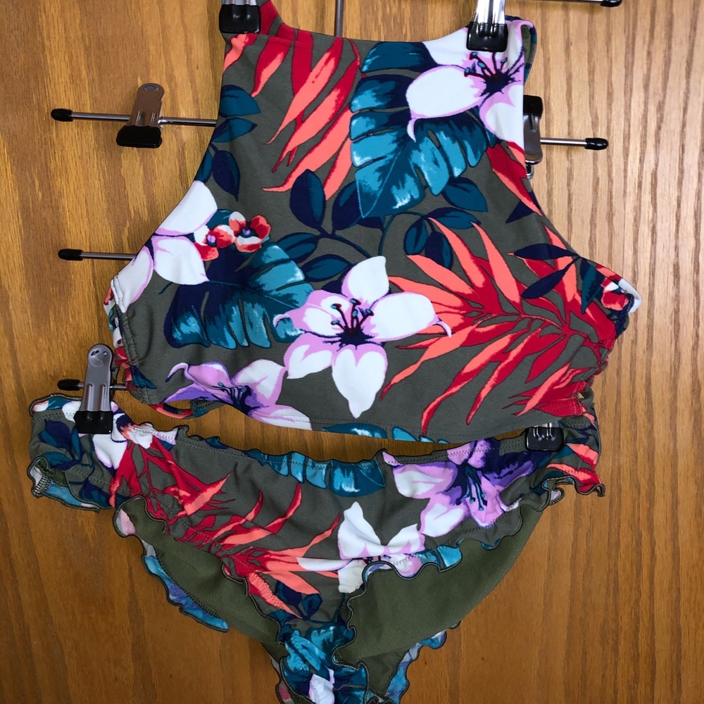 Hollister swimsuit set